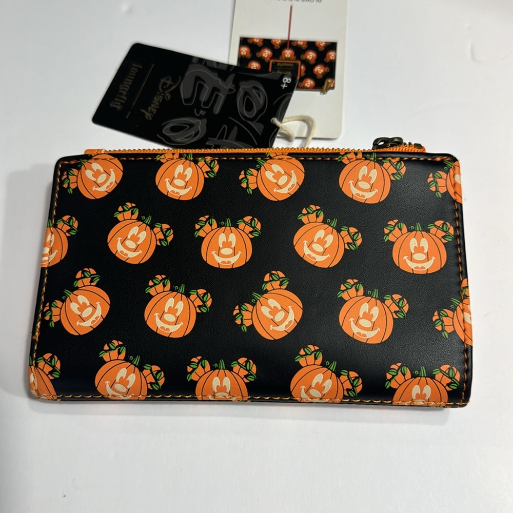 *NEW* DISNEY LOUNGEFLY GLOW IN THE DARK HALLOWEEN PUMPKIN WALLET - Picture 7 of 7